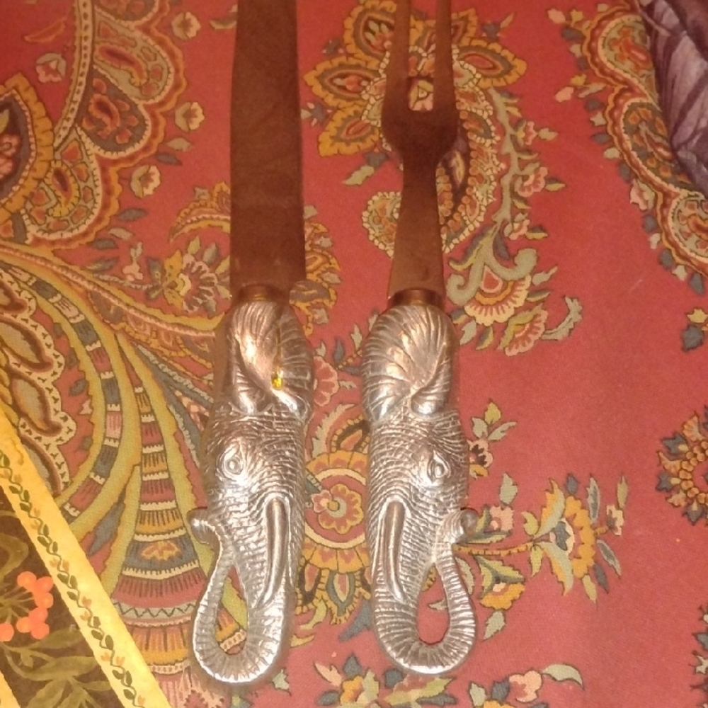 Elephant Handle Carving Set
